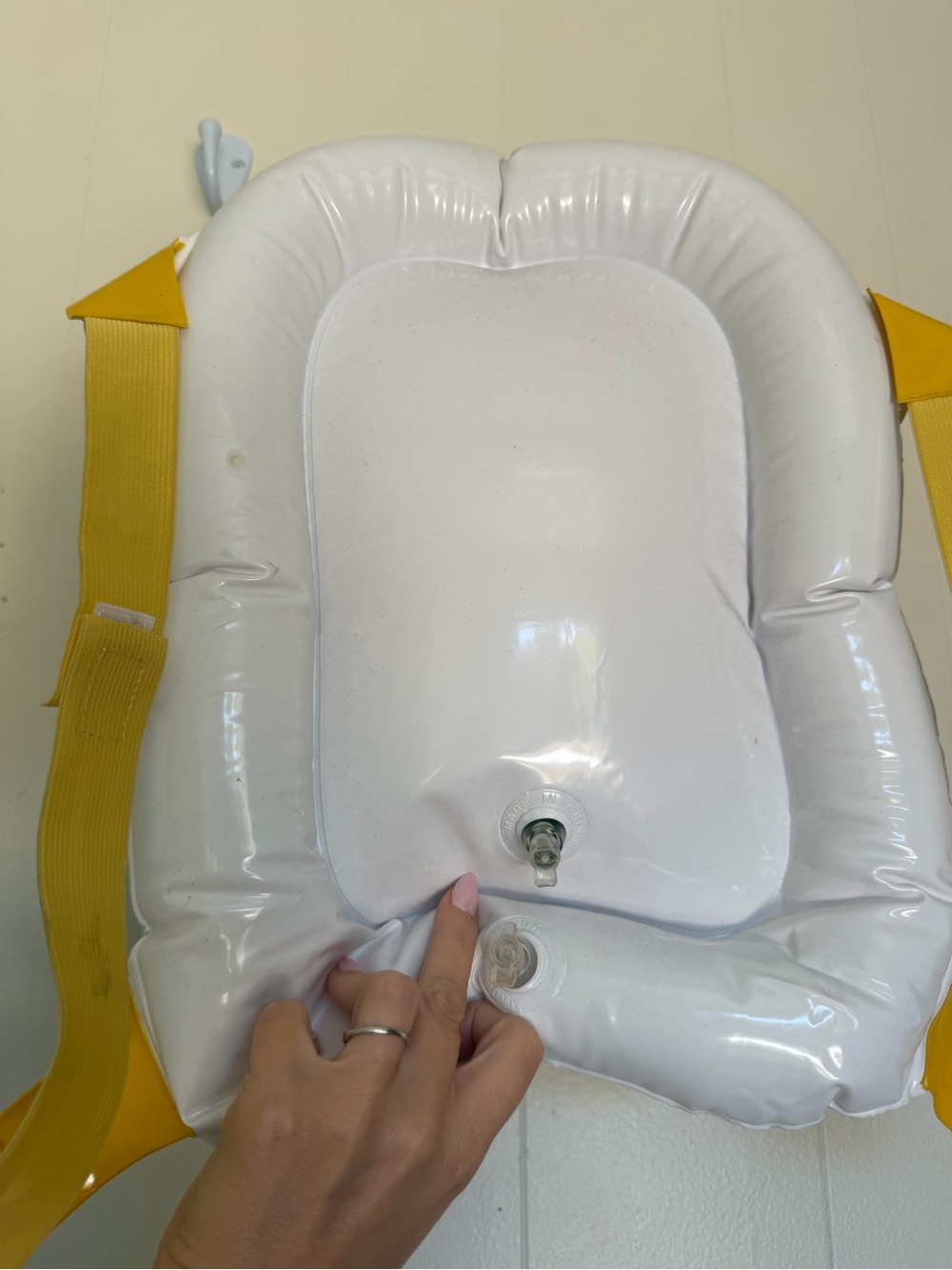 MARIO Bowser Inflatable Shell Costume - Picture 4 of 4